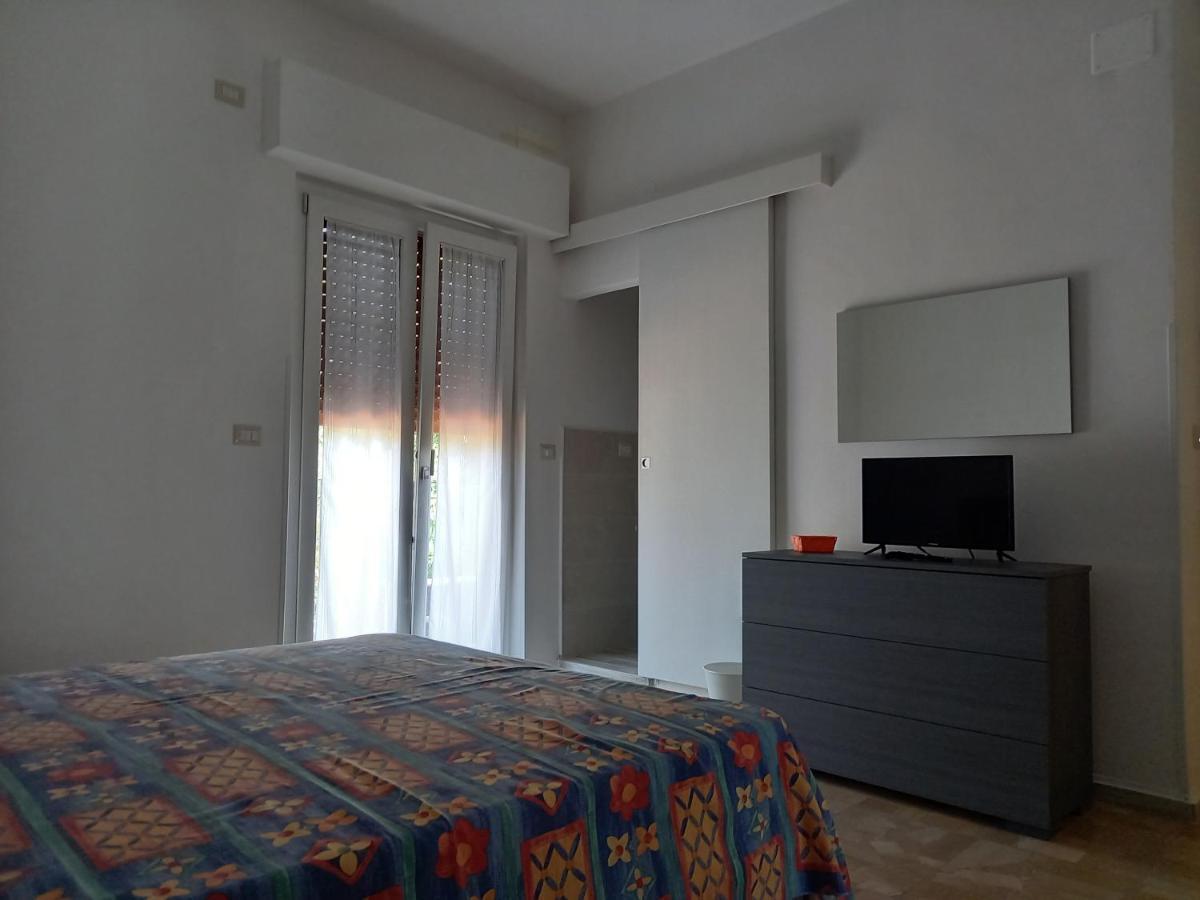 B&B La Vela Villa Rosa Di Martinsicuro Экстерьер фото